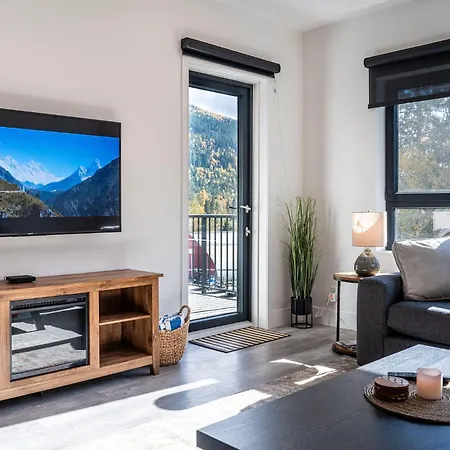 Mountainview Escape By Revelstoke Vacations Apartment Exterior photo