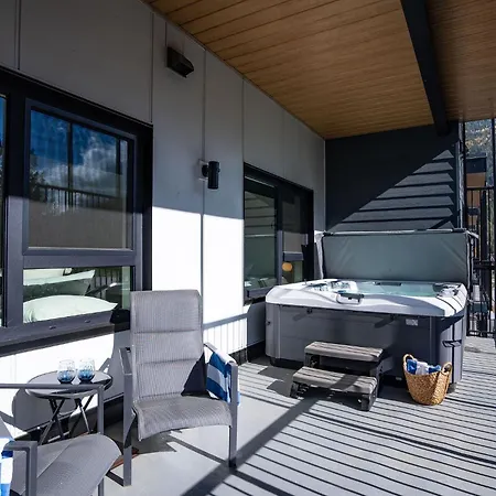 Mountainview Escape By Revelstoke Vacations Apartment Exterior photo