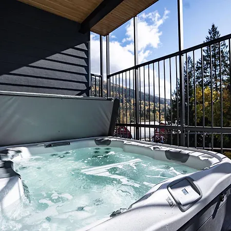 Mountainview Escape By Revelstoke Vacations Apartment Exterior photo