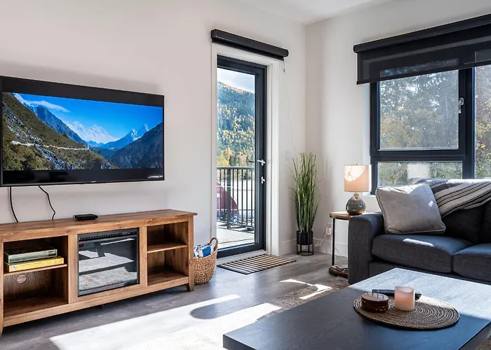 Mountainview Escape By Revelstoke Vacations
