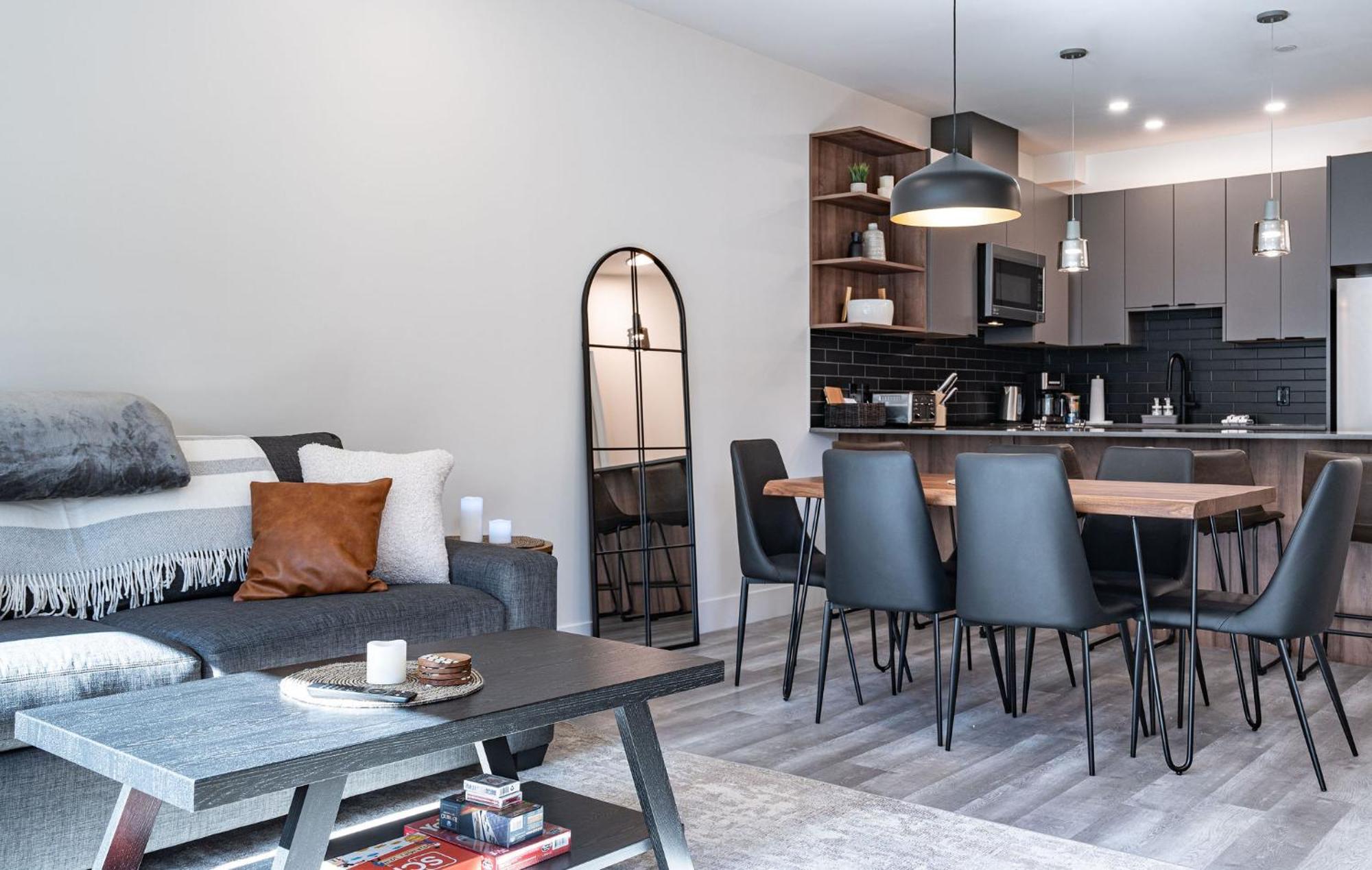 Mountainview Escape By Vacations Apartment Revelstoke